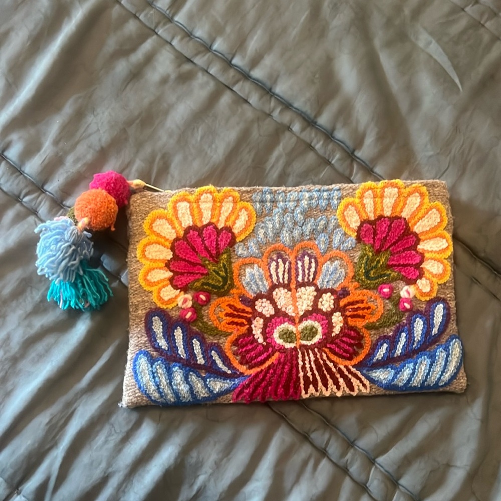 Noonday collection  artisan made from Peru clutch
